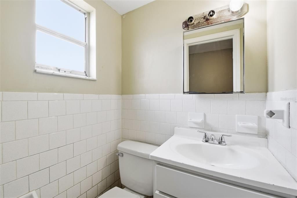 For Sale: $299,900 (5 beds, 2 baths, 2305 Square Feet)