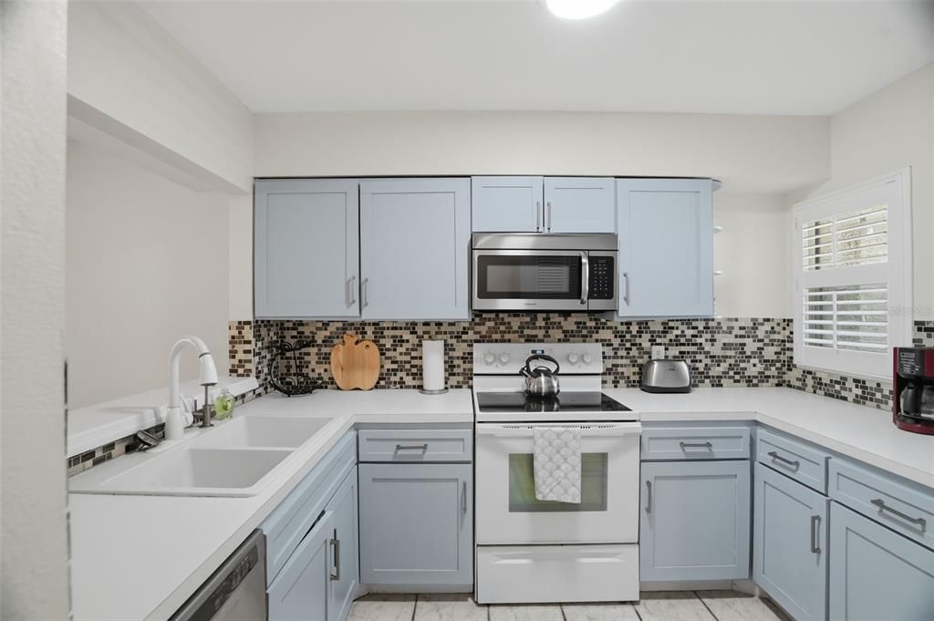 For Sale: $177,500 (2 beds, 2 baths, 1146 Square Feet)