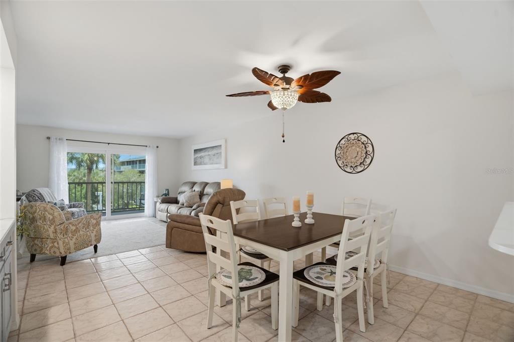 For Sale: $177,500 (2 beds, 2 baths, 1146 Square Feet)