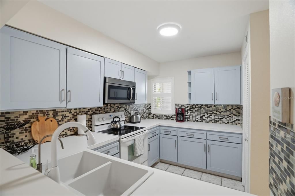 For Sale: $177,500 (2 beds, 2 baths, 1146 Square Feet)