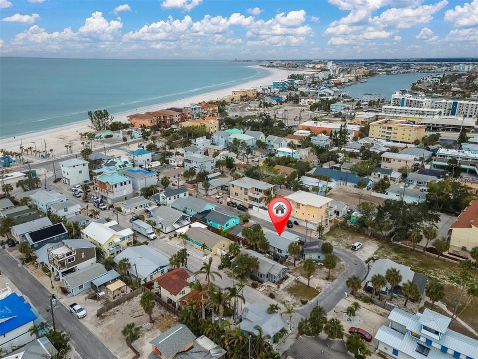For Sale: $575,000 (2 beds, 1 baths, 672 Square Feet)