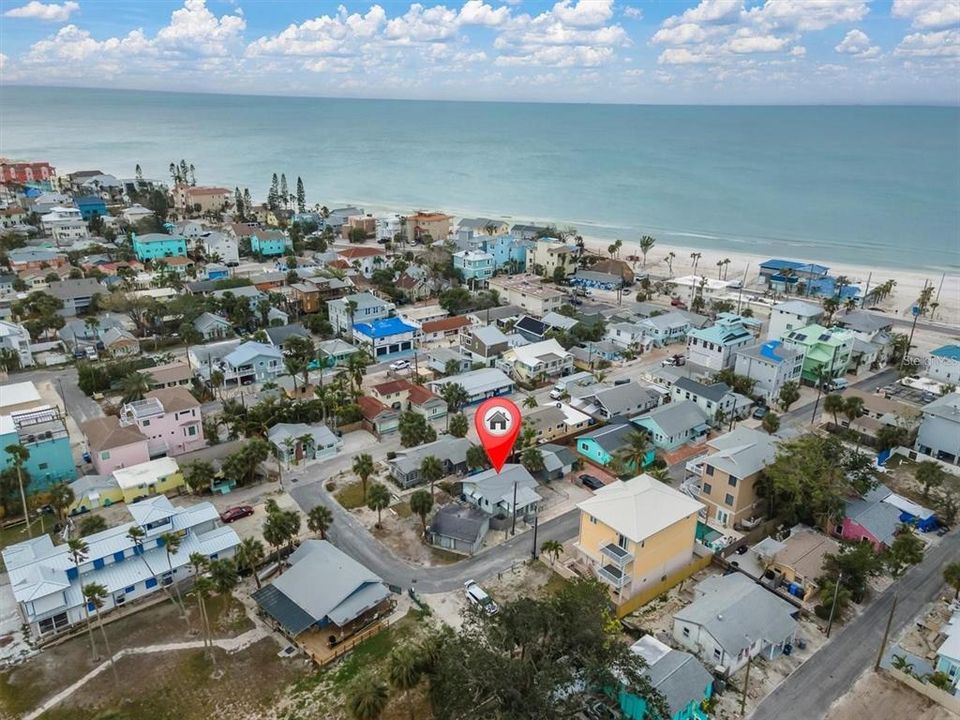 For Sale: $575,000 (2 beds, 1 baths, 672 Square Feet)