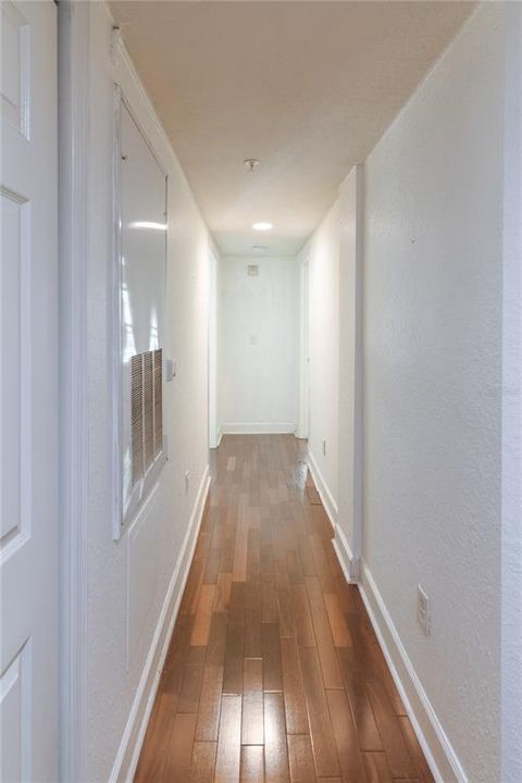 For Sale: $299,900 (2 beds, 2 baths, 1459 Square Feet)