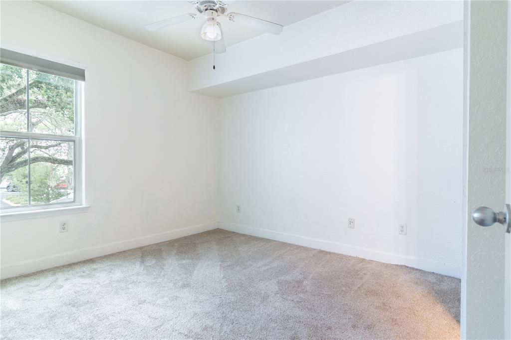 For Sale: $299,900 (2 beds, 2 baths, 1459 Square Feet)