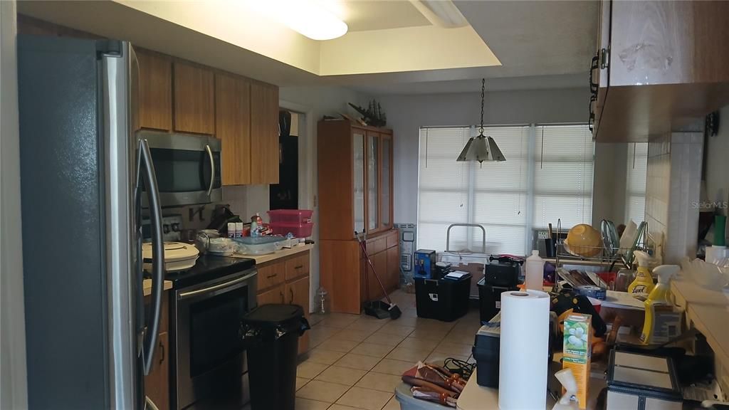 Activo con contrato: $235,000 (3 camas, 2 baños, 1401 Pies cuadrados)
