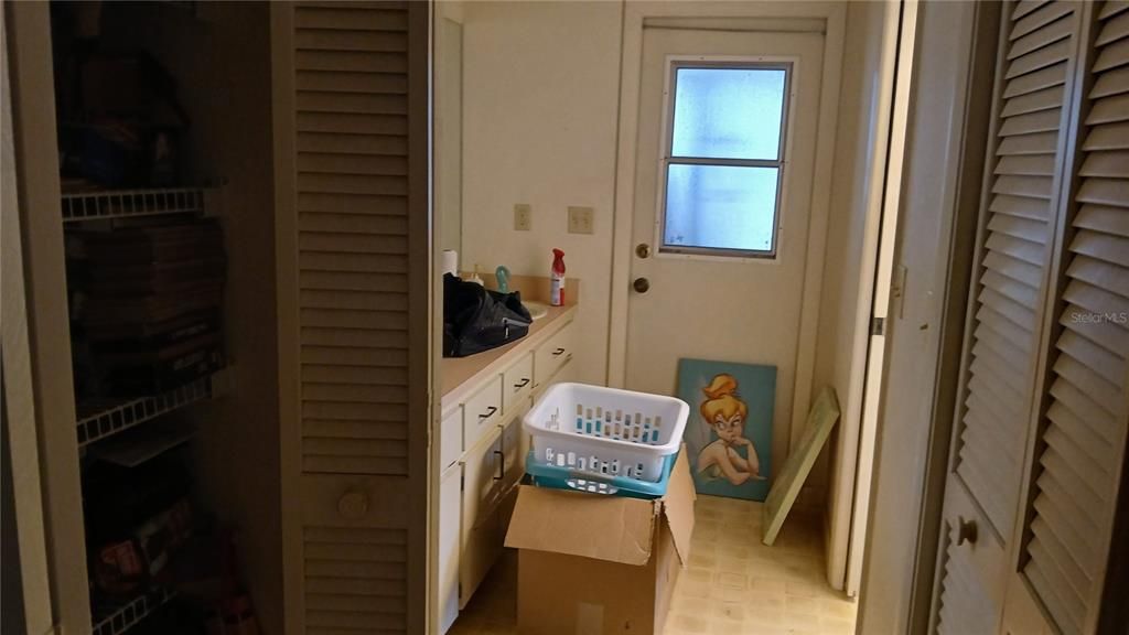 Activo con contrato: $235,000 (3 camas, 2 baños, 1401 Pies cuadrados)