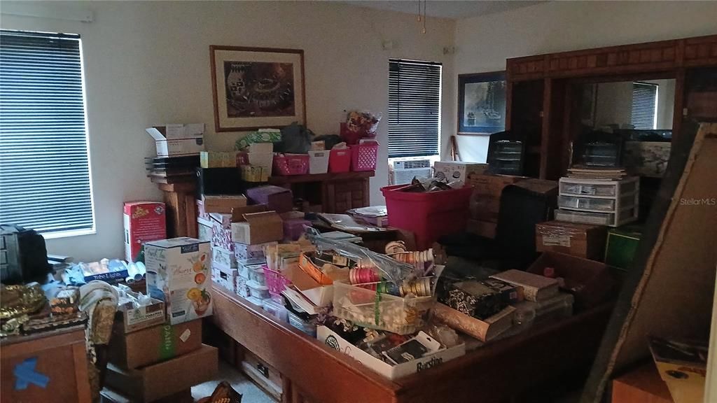Activo con contrato: $235,000 (3 camas, 2 baños, 1401 Pies cuadrados)