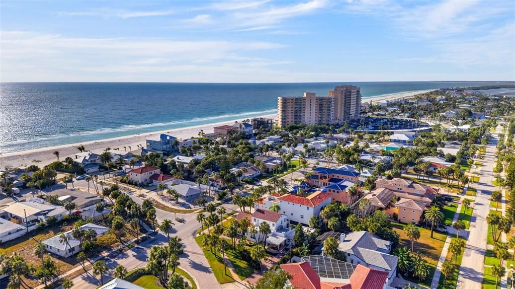 For Sale: $2,045,000 (6 beds, 7 baths, 3971 Square Feet)