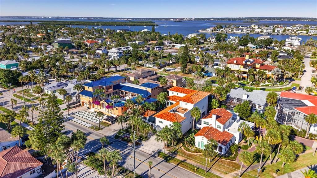 For Sale: $2,045,000 (6 beds, 7 baths, 3971 Square Feet)