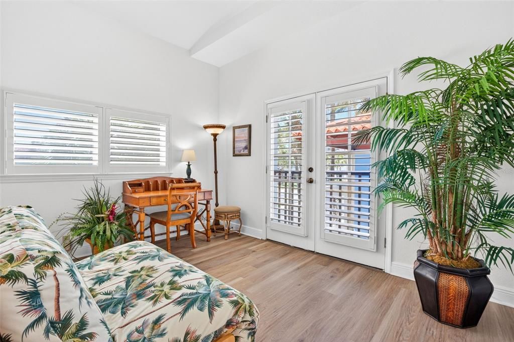 For Sale: $2,045,000 (6 beds, 7 baths, 3971 Square Feet)