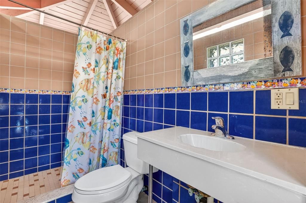 For Sale: $2,045,000 (6 beds, 7 baths, 3971 Square Feet)