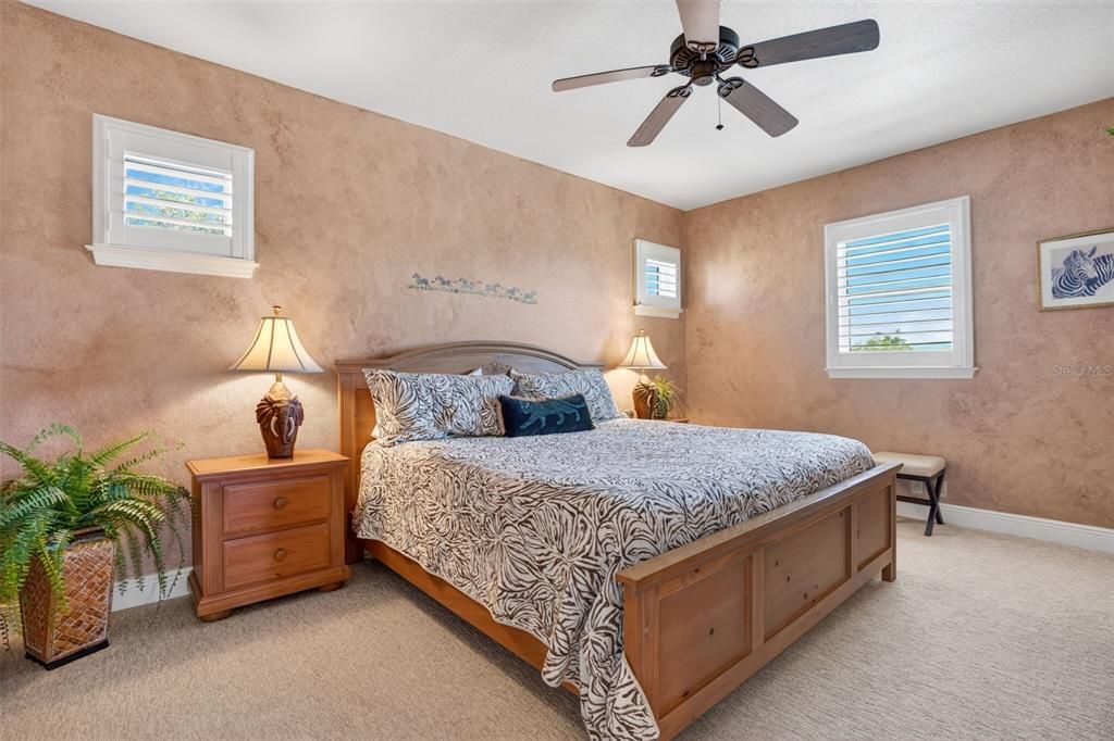 For Sale: $2,045,000 (6 beds, 7 baths, 3971 Square Feet)