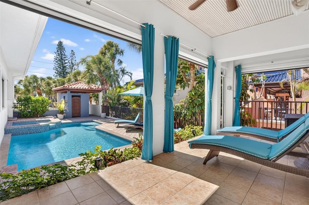 For Sale: $2,045,000 (6 beds, 7 baths, 3971 Square Feet)