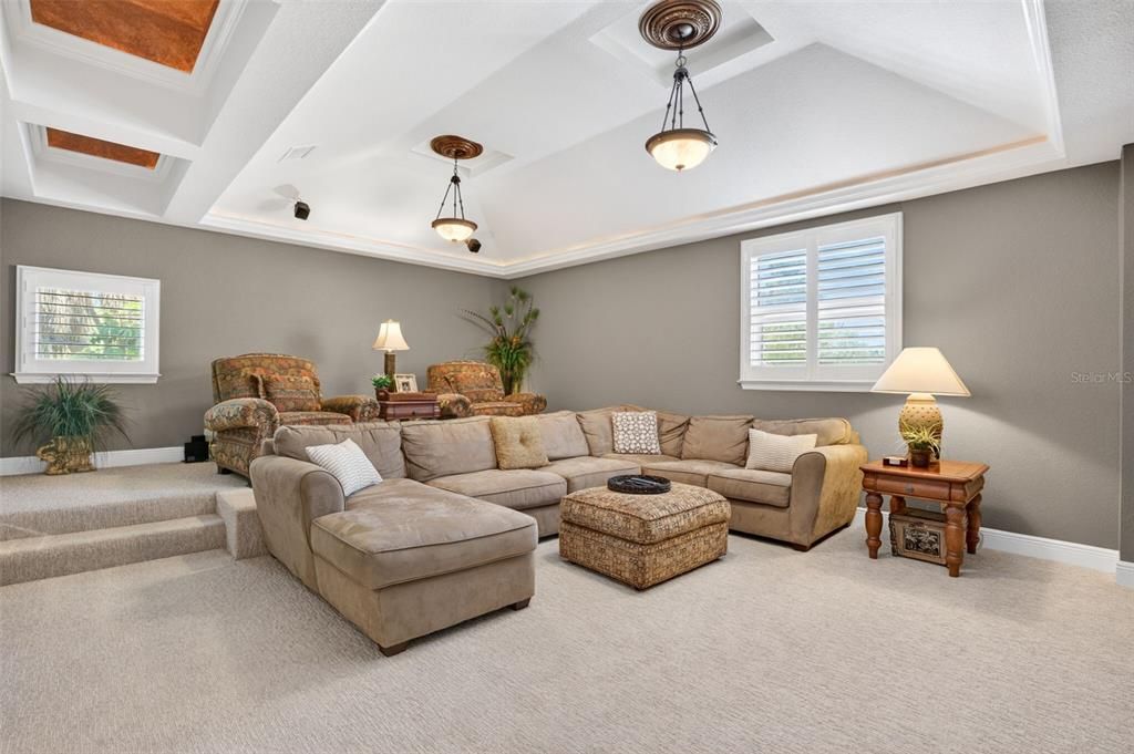 For Sale: $2,045,000 (6 beds, 7 baths, 3971 Square Feet)