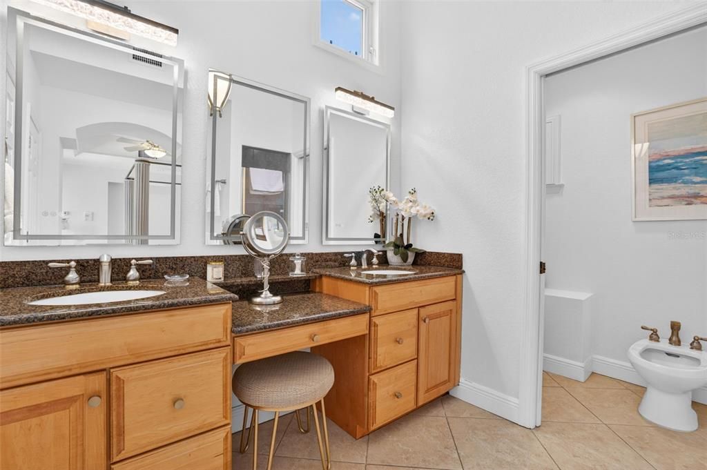 For Sale: $2,045,000 (6 beds, 7 baths, 3971 Square Feet)