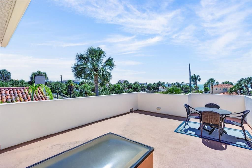 For Sale: $2,045,000 (6 beds, 7 baths, 3971 Square Feet)