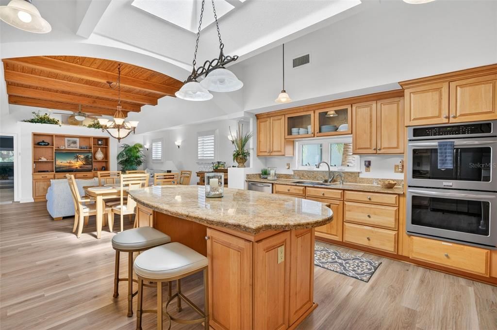 For Sale: $2,045,000 (6 beds, 7 baths, 3971 Square Feet)