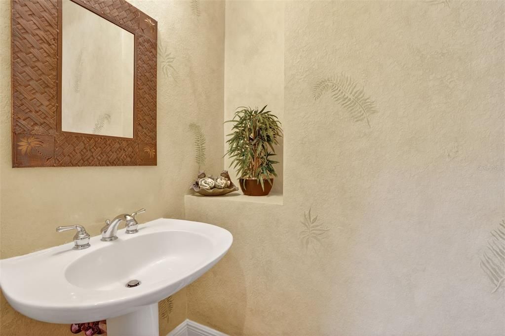 For Sale: $2,045,000 (6 beds, 7 baths, 3971 Square Feet)