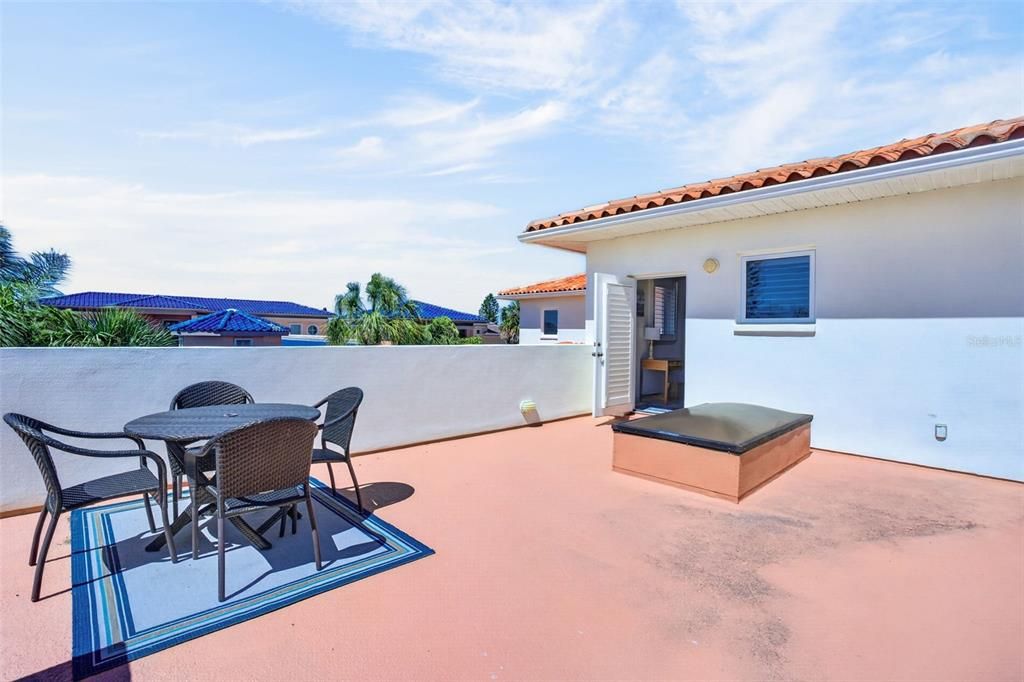 For Sale: $2,045,000 (6 beds, 7 baths, 3971 Square Feet)