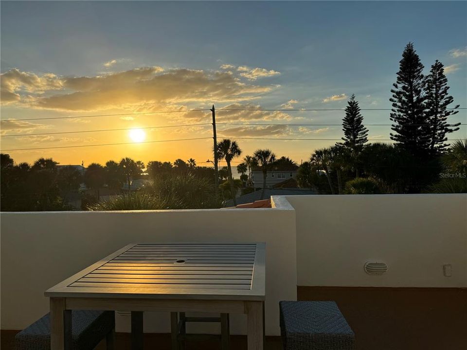 For Sale: $2,045,000 (6 beds, 7 baths, 3971 Square Feet)