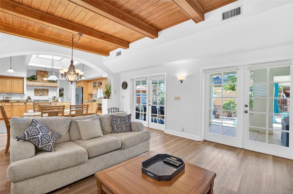 For Sale: $2,045,000 (6 beds, 7 baths, 3971 Square Feet)