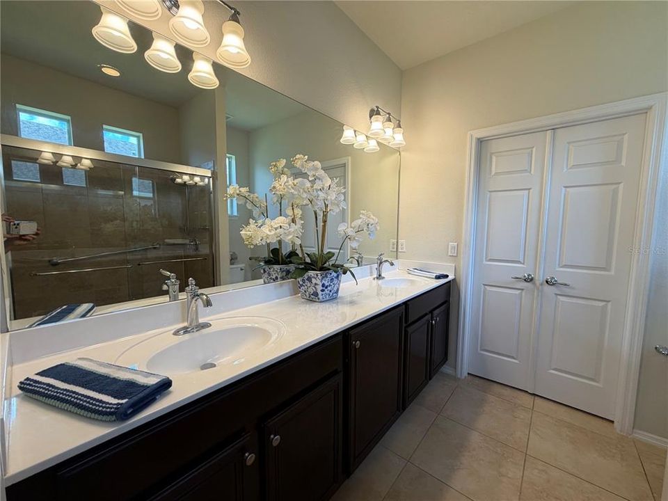 For Rent: $1,800 (2 beds, 2 baths, 1614 Square Feet)