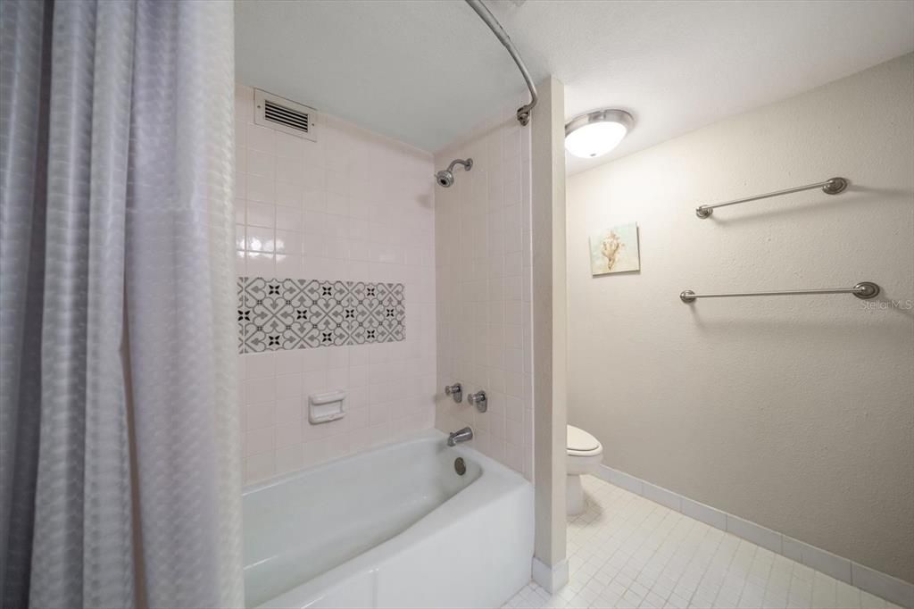 В аренду: $2,500 (2 спален, 2 ванн, 1385 Квадратных фут)