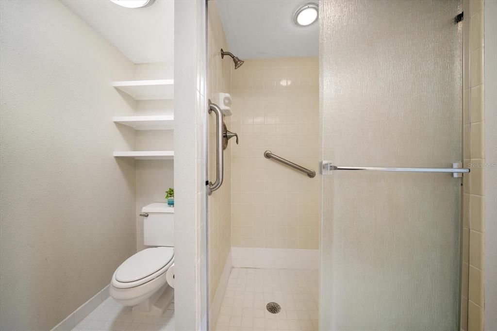 В аренду: $2,500 (2 спален, 2 ванн, 1385 Квадратных фут)