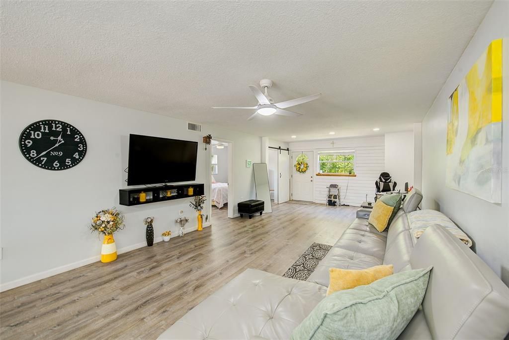 En Venta: $169,900 (2 camas, 2 baños, 1000 Pies cuadrados)