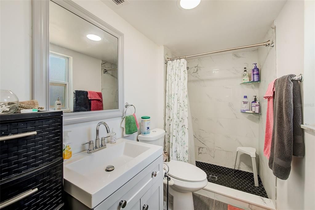 En Venta: $169,900 (2 camas, 2 baños, 1000 Pies cuadrados)