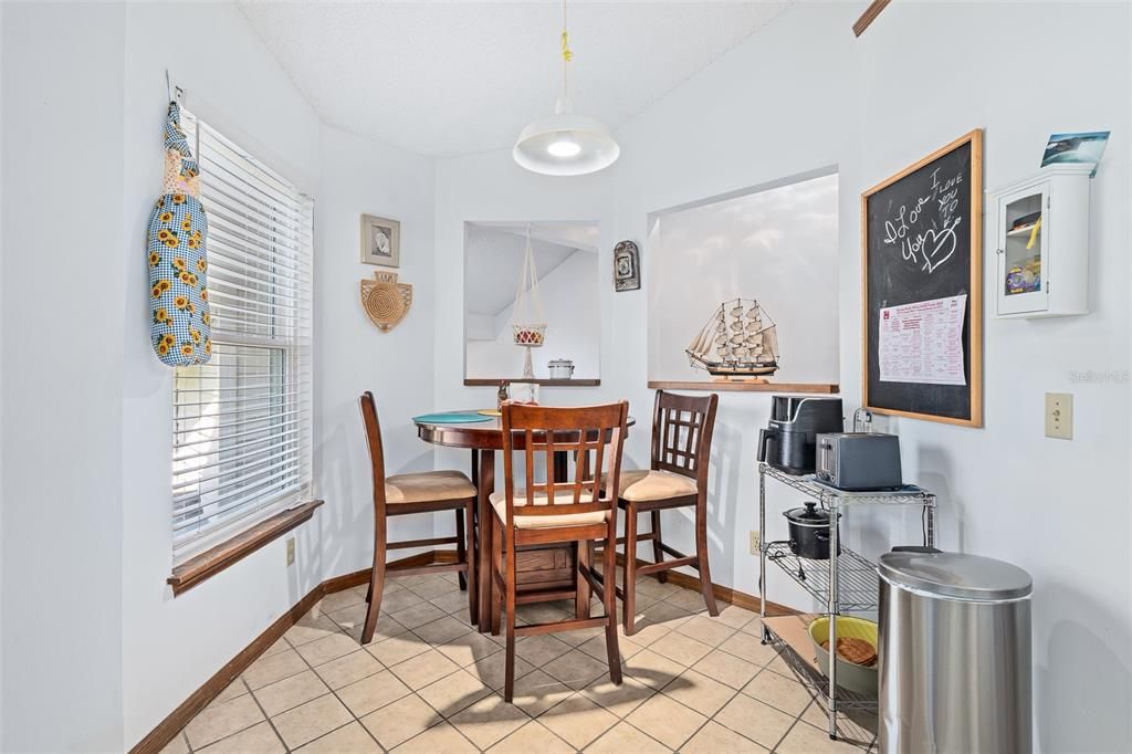 For Sale: $240,000 (2 beds, 2 baths, 1294 Square Feet)