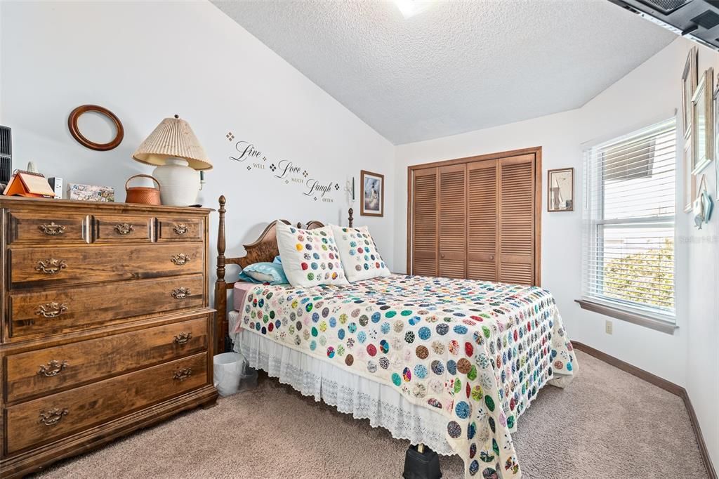 For Sale: $240,000 (2 beds, 2 baths, 1294 Square Feet)