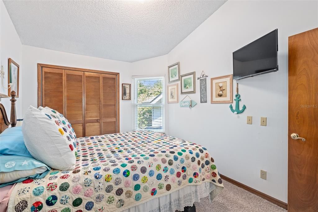 For Sale: $240,000 (2 beds, 2 baths, 1294 Square Feet)