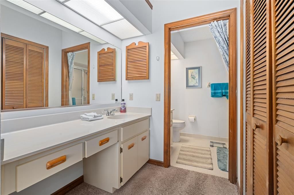 For Sale: $240,000 (2 beds, 2 baths, 1294 Square Feet)