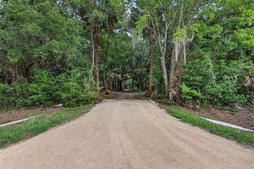 На продажу: $199,999 (5.49 acres)