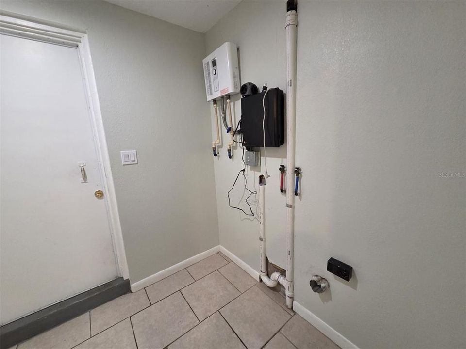 For Rent: $2,295 (3 beds, 2 baths, 1066 Square Feet)