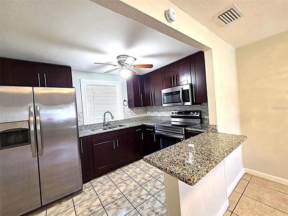 For Rent: $2,295 (3 beds, 2 baths, 1066 Square Feet)