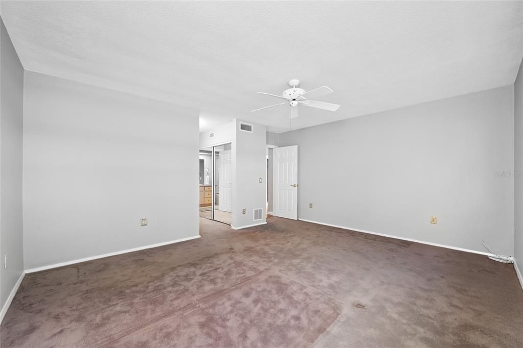 Под контрактом: $329,000 (2 спален, 2 ванн, 1834 Квадратных фут)