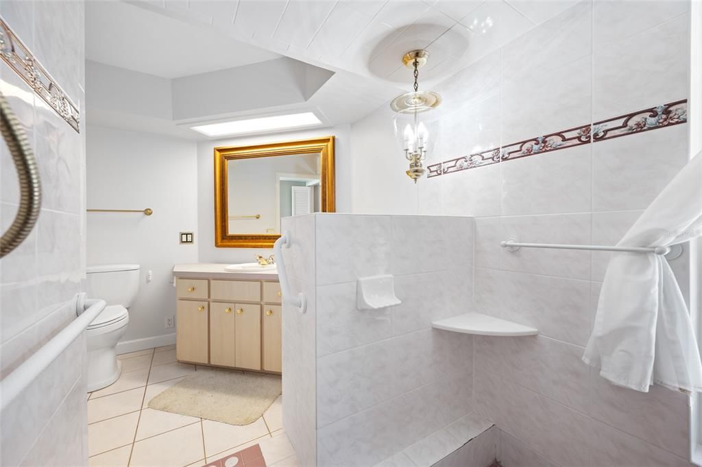 Под контрактом: $329,000 (2 спален, 2 ванн, 1834 Квадратных фут)