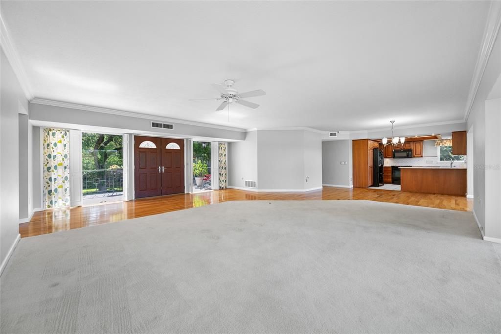 Под контрактом: $329,000 (2 спален, 2 ванн, 1834 Квадратных фут)