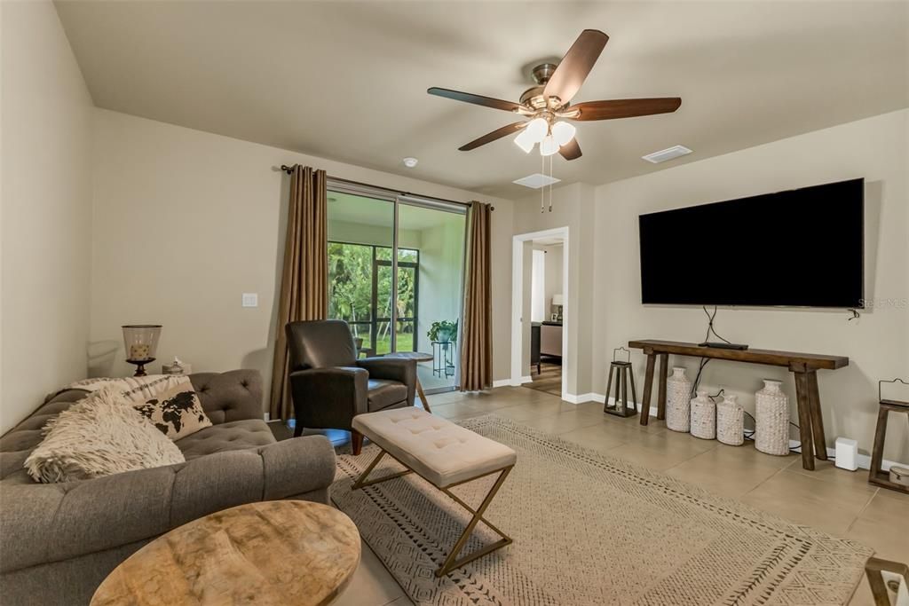 For Rent: $2,100 (2 beds, 2 baths, 1516 Square Feet)