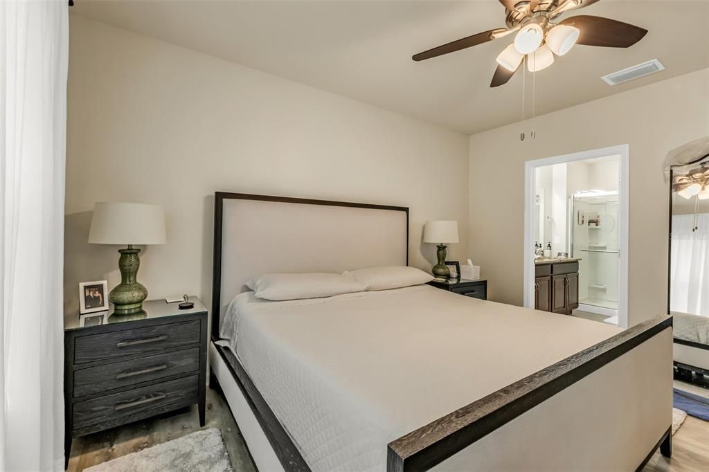 For Rent: $2,100 (2 beds, 2 baths, 1516 Square Feet)