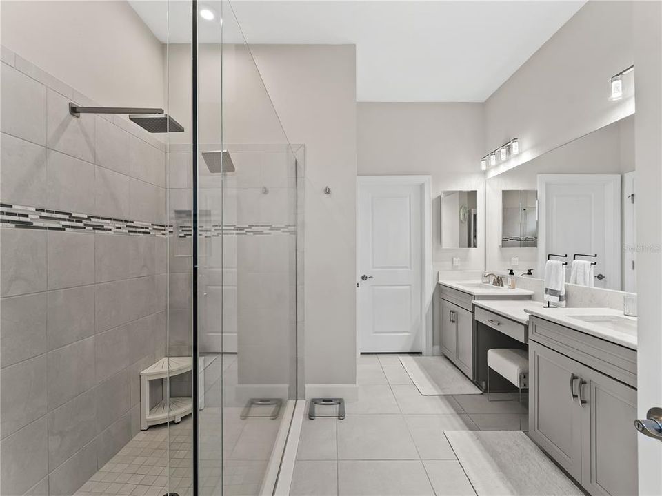 En Venta: $899,000 (3 camas, 3 baños, 2367 Pies cuadrados)