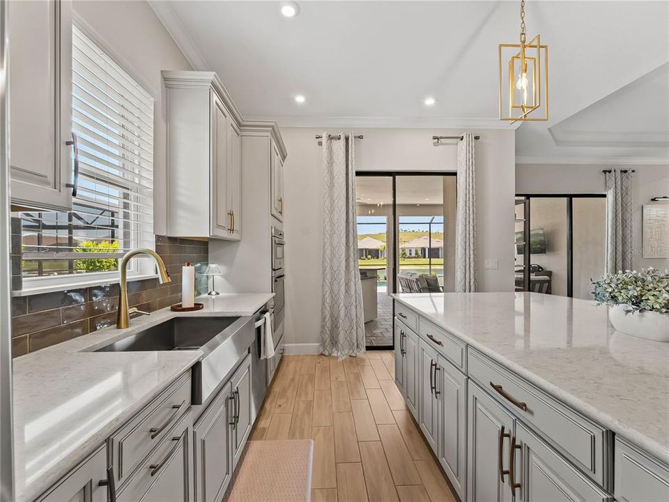 En Venta: $899,000 (3 camas, 3 baños, 2367 Pies cuadrados)