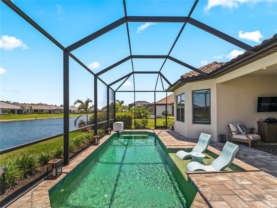 En Venta: $899,000 (3 camas, 3 baños, 2367 Pies cuadrados)