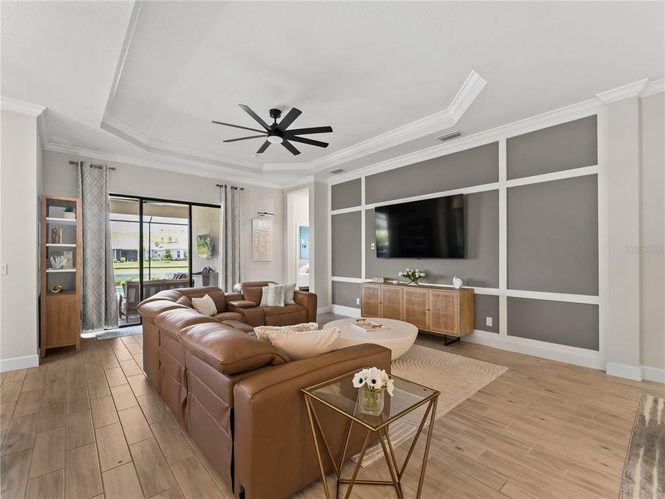 En Venta: $899,000 (3 camas, 3 baños, 2367 Pies cuadrados)