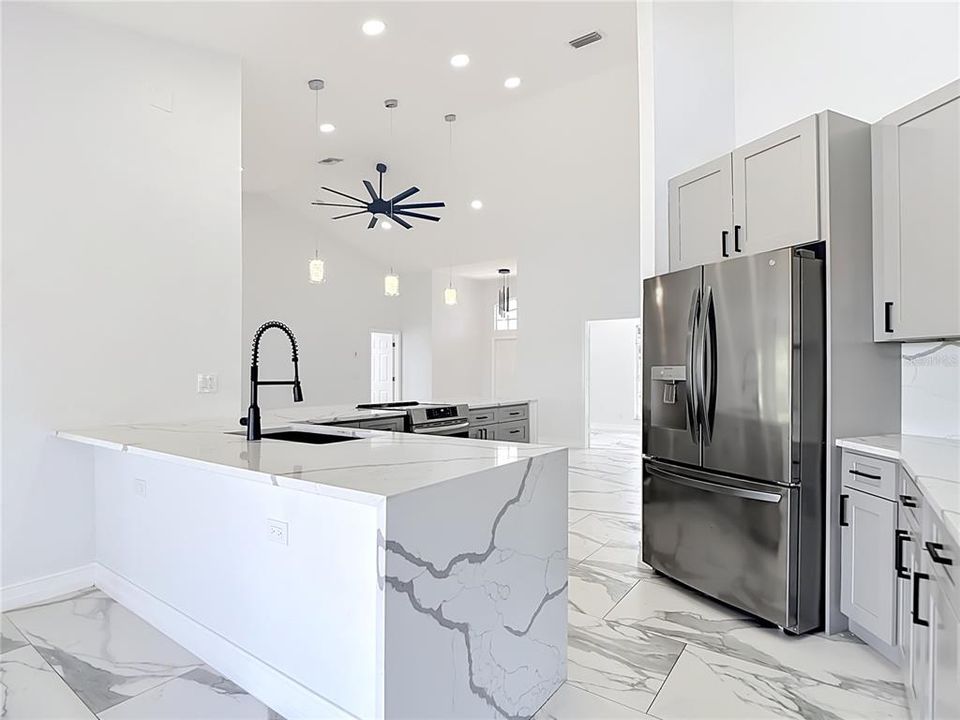 На продажу: $499,900 (3 спален, 2 ванн, 2359 Квадратных фут)