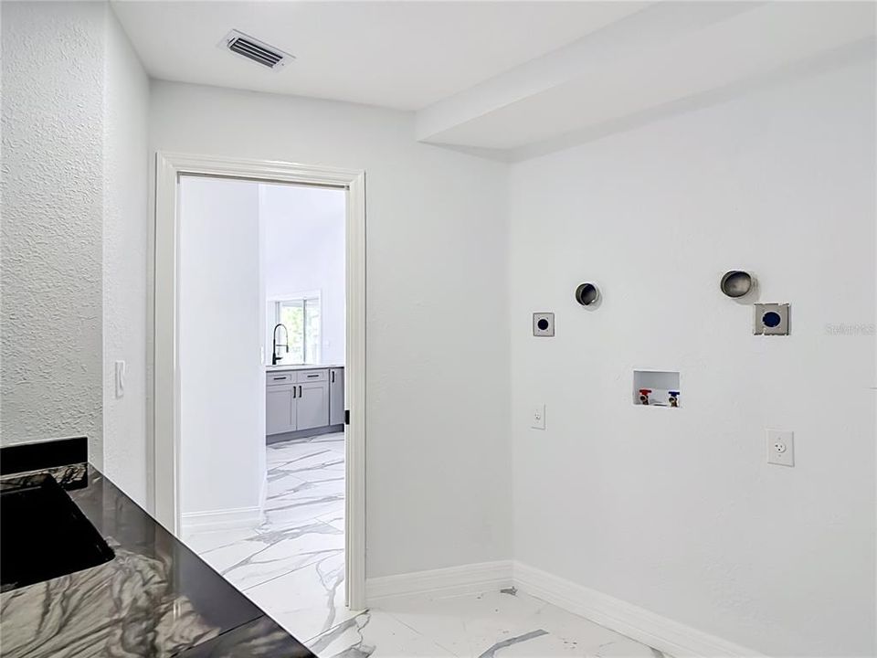 На продажу: $499,900 (3 спален, 2 ванн, 2359 Квадратных фут)