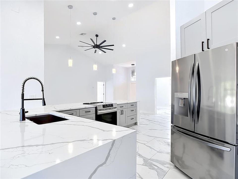 На продажу: $499,900 (3 спален, 2 ванн, 2359 Квадратных фут)