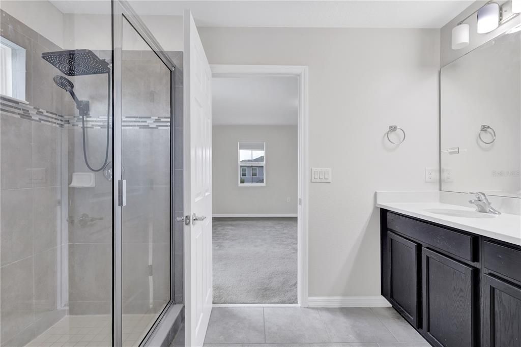 Activo con contrato: $440,000 (4 camas, 2 baños, 2643 Pies cuadrados)